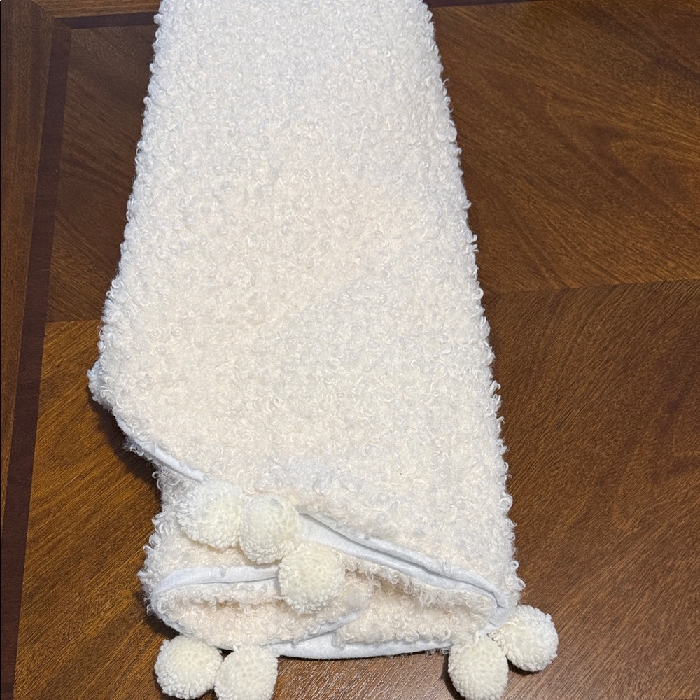 Ashland Cream Textured Tree Skirt